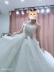 -曼青婚纱礼服馆