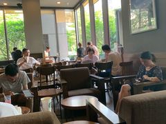 靠窗位-星巴克臻选(深圳龙华红山天虹店)