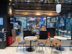 门面-达美乐比萨(南京西路店)