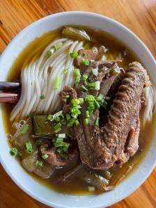 湖南怀化芷江侗族自治县的知名品牌 曾氏粉馆,特色鸭肉粉味道啊棒棒哒