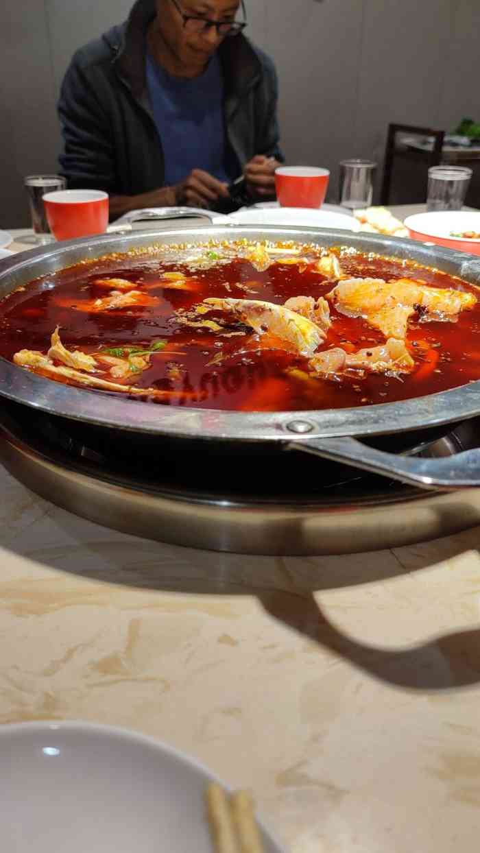 蜀滋香鲜鱼火锅(339店)-"味道不错,环境还可以,交通方便,服务不错.