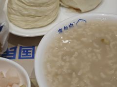 -李与白包子铺(桐梓林店)