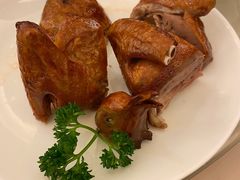 脆皮乳鸽-海逸海鲜酒家(古北店)