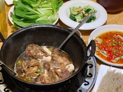 -茸梅路右拐龙虾-农家菜(松江店)