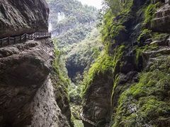 -龙水峡地缝景区