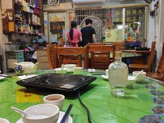 大堂-华哥新鲜猪精品美食