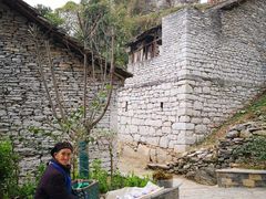 -高荡千年布依古寨旅游景区