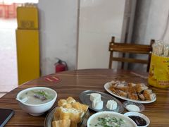 -洲心明记烧肉大粥(总店)