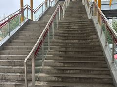 -康新公路(地铁站)