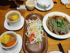 -隔壁老王·家常云南菜(花巷店)