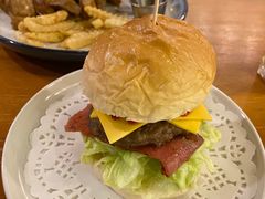 招牌经典牛肉堡-Thanks美式餐厅(汉堡咖啡店)