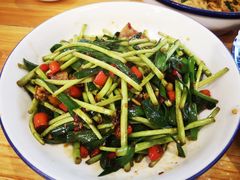 藜蒿炒腊肉-回家吃饭·地道南昌菜(建德观总店)