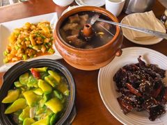 -怡得饭庄·30年老店·宋大妈昆明菜