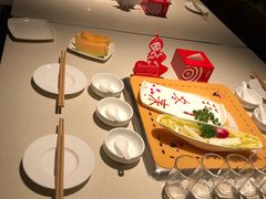 -海底捞火锅鲜切牛肉主题店(长寿路店)