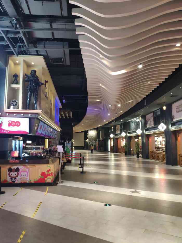 望京华彩商业中心-"望京的一个商场,但是从正面看,是一个酒店.