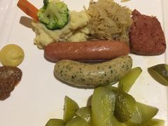 -LENBACH兰巴赫西餐啤酒坊(大连星海广场店)