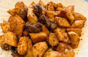 Old Naan Stir-Fried with Grilled Meat