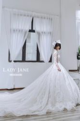 -Lady  Jane高端婚纱礼服馆