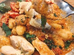 瑞典肉丸烩意大利土豆球-HELLO 27 意面·沙拉·帕尼尼