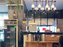 -愉肴麻辣香锅(中山路店)