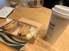 -星巴克(广州南站A18检票口楼上)