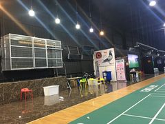 -尤尼克斯羽毛球主题馆