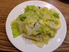 炝拌圆白菜-清真吴记门钉肉饼·喜多利