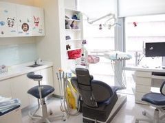 -瑞尔齿科(南京东路名人诊所)