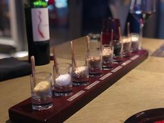 配套的盐与酱汁-恰餐厅及酒吧 CHAR Bar & Grill (北京丽都皇冠假日店)