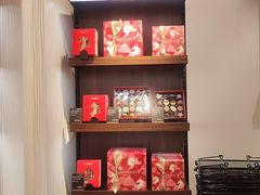 -Laderach 莱德拉(上海环贸iapm店)