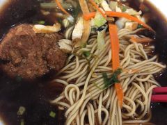 招牌狮子头面-面春山·传统老卤面(天隆寺店)