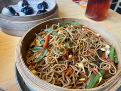 特色卤面-小六汤包砂煲菜(文景路店)