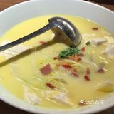 具体我也说不上反正必点 高压浓汤豆腐白菜