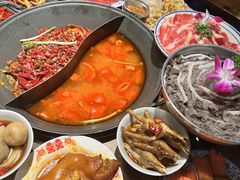 -萍姐火锅·公路夜市(武汉首店)