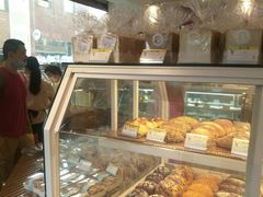 面包甜点陈列柜-老大昌(淮海中路店)