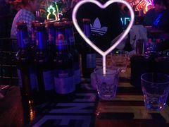 -UP嘻哈酒吧(粉巢店)