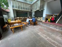 -茅屋大酒店