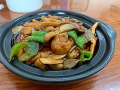-胡子饮食店