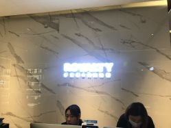 -罗亚帝造型·烫发染发