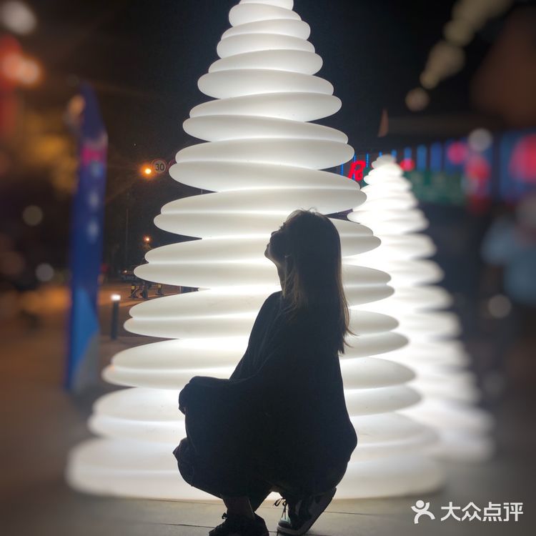 地理位置： 苏州新晋网红打卡地点 淮海街 仿佛在日本