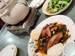-梓檚中餐厅湖北菜小龙虾武昌鱼排骨藕汤(黄鹤楼店)