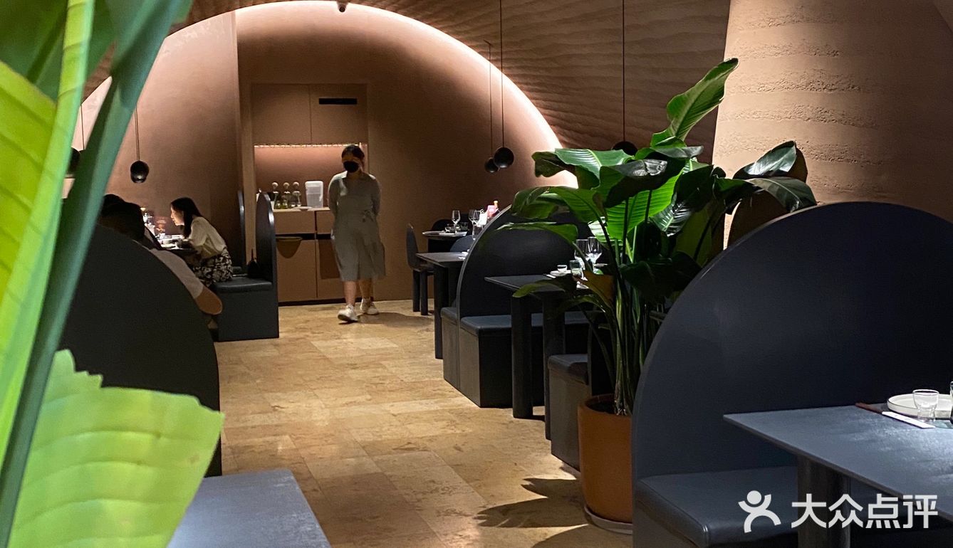 不愧是由米其林一星厨政团队监制的星叶南洋料理店