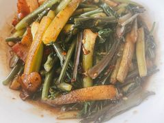 红菜苔炒腊肉-天下客饭店(中山路店)