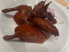 玻璃脆皮乳鸽皇-新雅粤菜馆(南京东路店)
