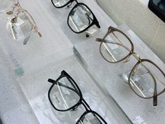 -视野联行眼镜·蔡司·尼康战略合作店(城西银泰店)
