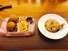 -鹿萤季·营地小馆(皇后公园店)