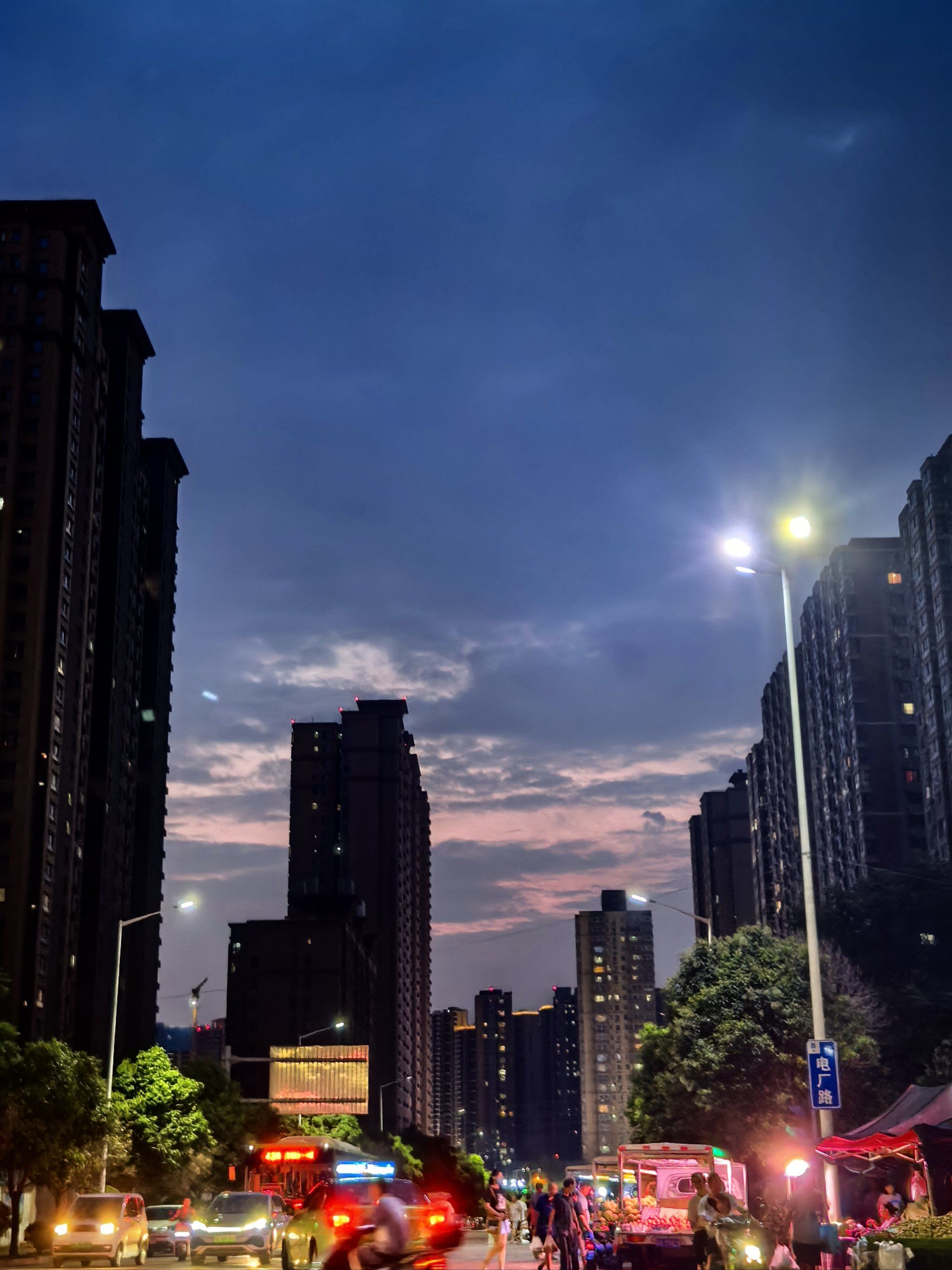 傍晚的天空色彩斑斓