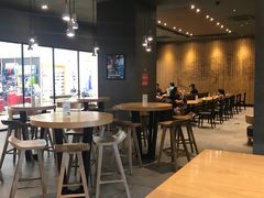 大堂-星巴克臻选(舟山凯虹广场店)