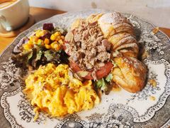 芝士吞拿鱼牛角包-251#coffee roasters(沿河东路店)