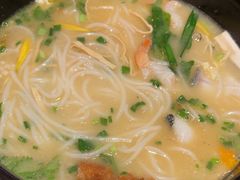 -银米·云南传统过桥米线(双廊黑金冠店)